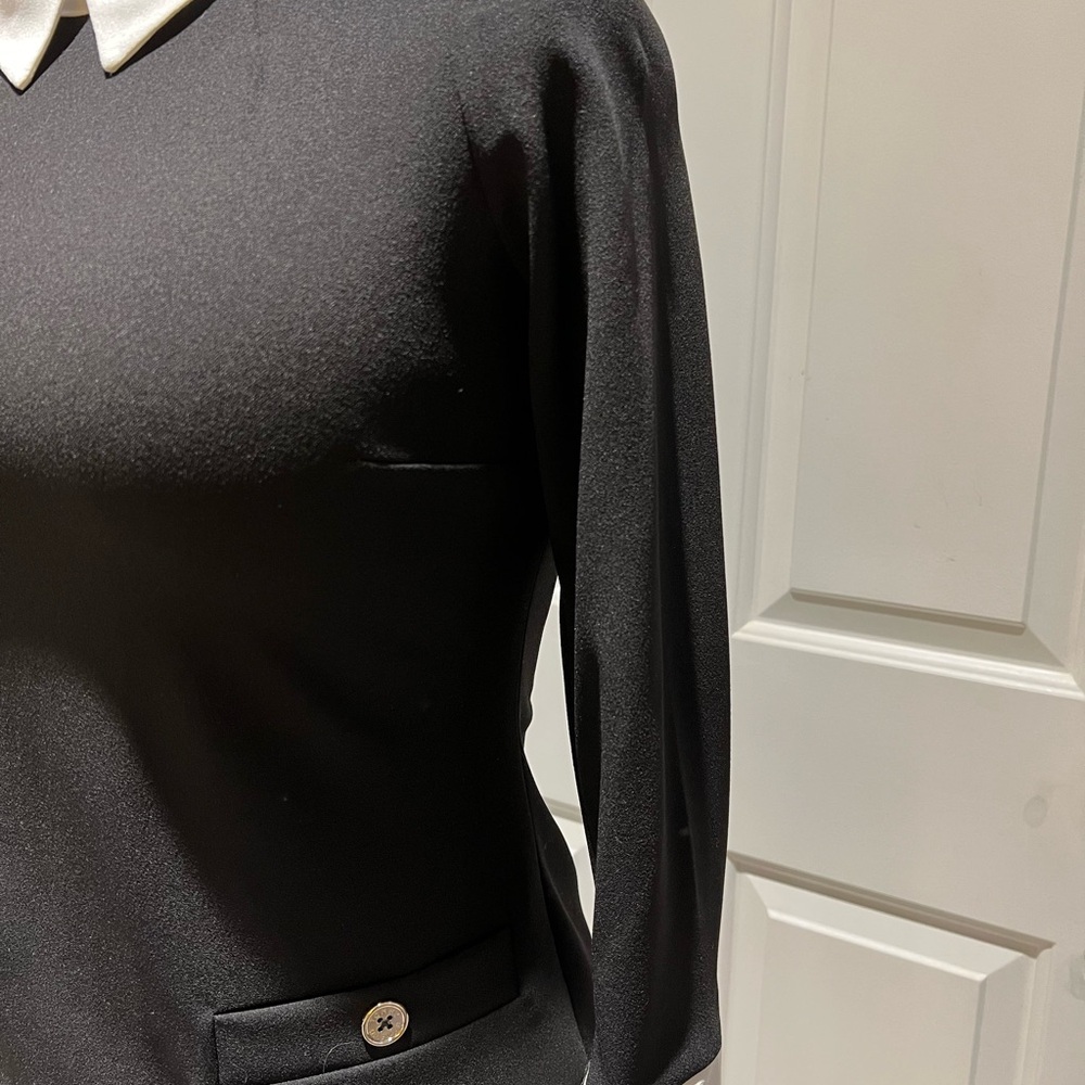 Chic Black Tommy Hilfiger Dress with White Collar - Picture 3 of 6